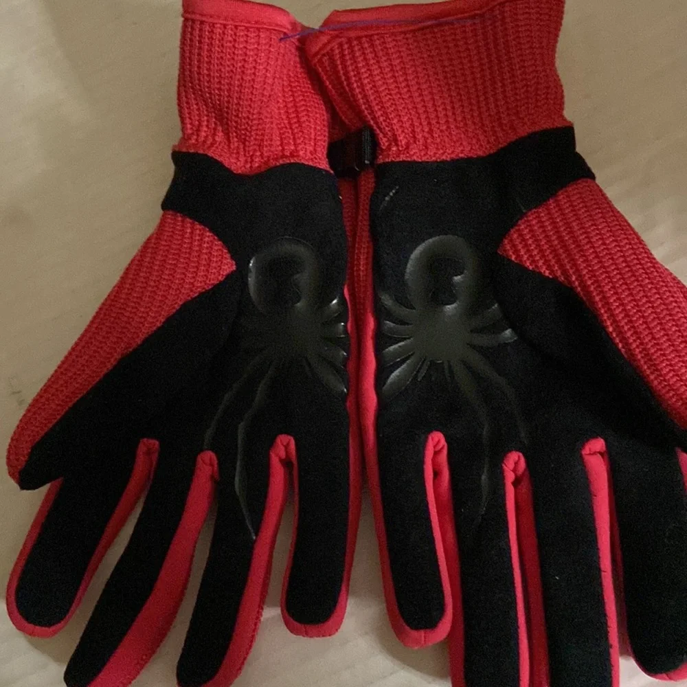 Spider gloves